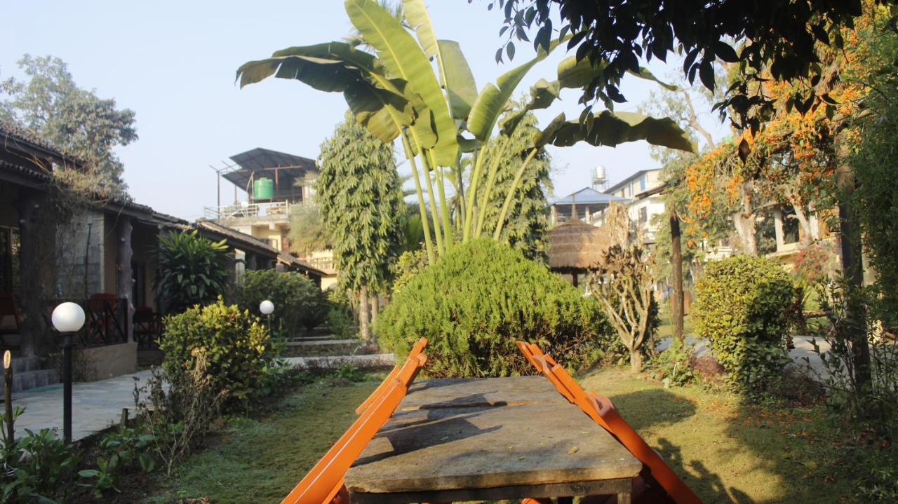 Travellers Jungle Camp-Sauraha Hotel Exterior photo