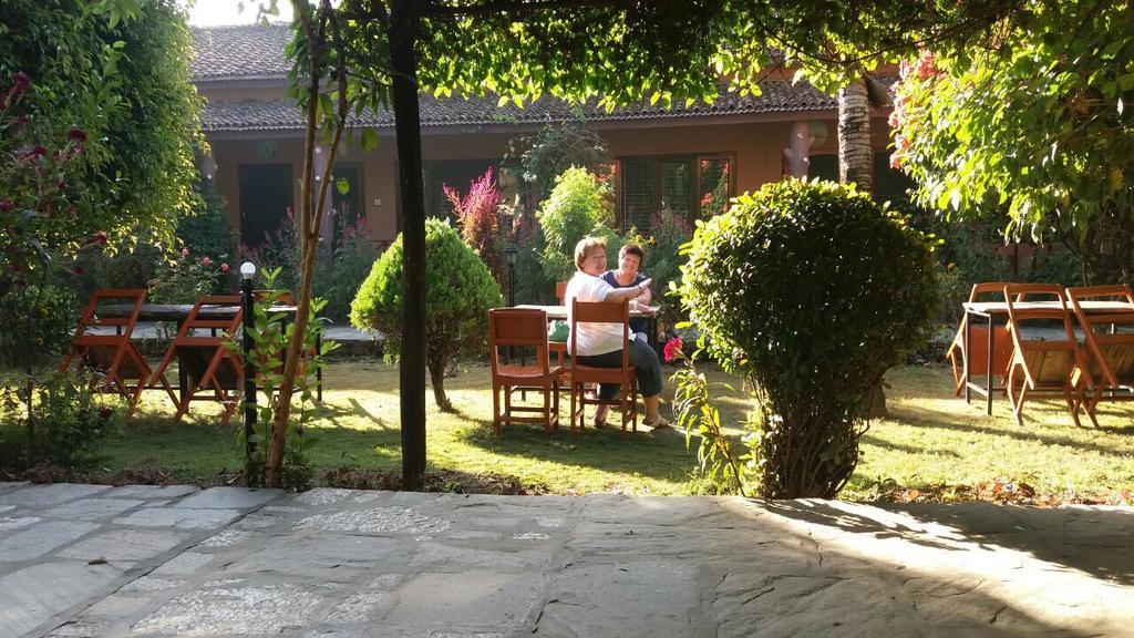 Travellers Jungle Camp-Sauraha Hotel Exterior photo